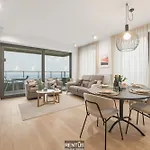 O Searys - Stylish With Stadium View In