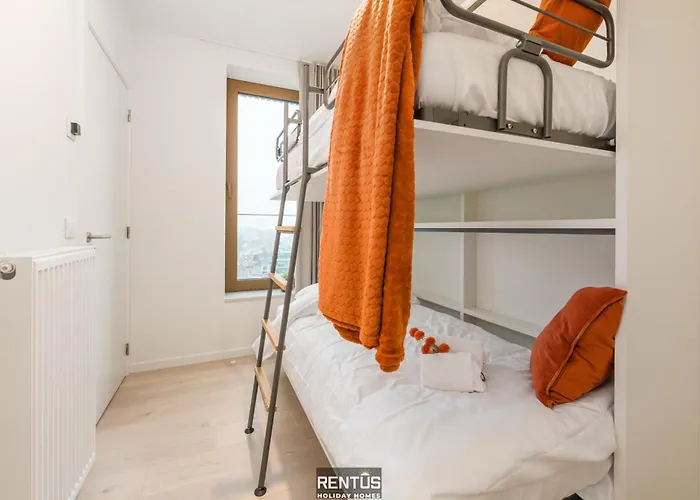 O Searys - Stylish With Stadium View In אוסטנדה